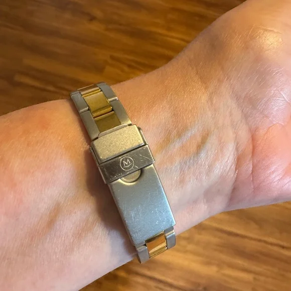 Movado Museum Classic Watch 81.E1.822.2